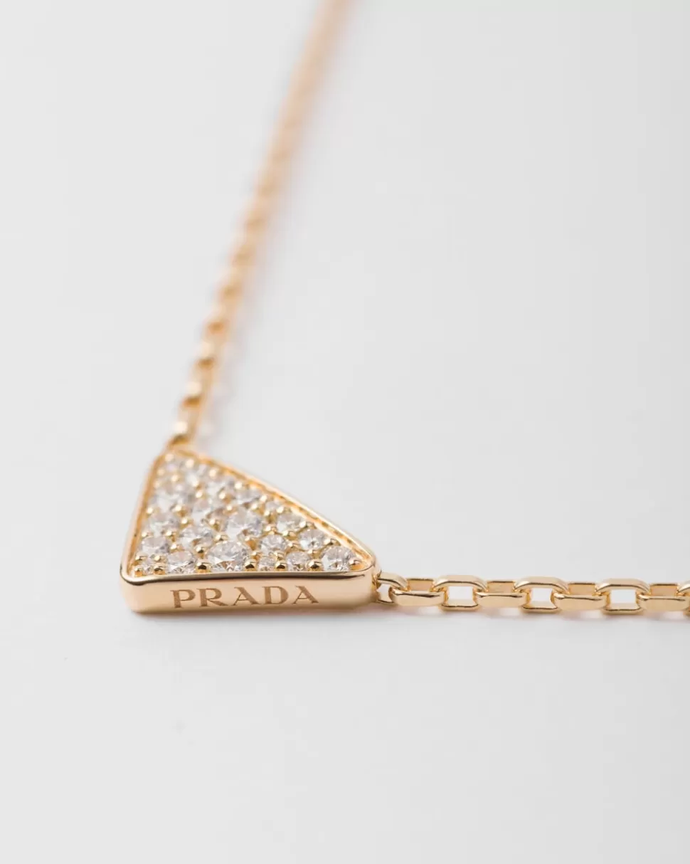 Prada Collar Con Microcolgante Triangular Eternal Gold De Oro Amarillo Y Diamantes^Mujer/Hombre COLECCIÓN DE JOYERÍA ELEGANTE | COLECCIÓN DE JOYERÍA ELEGANTE